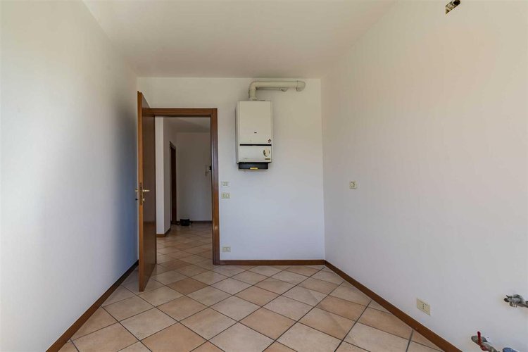 Zogno Endenna, soleggiato trilocale con cantina e box auto Zogno