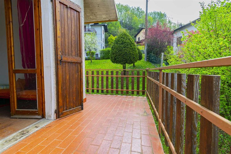 Serina Bagnella, in ottimo stato, bilocale balconato con box Serina