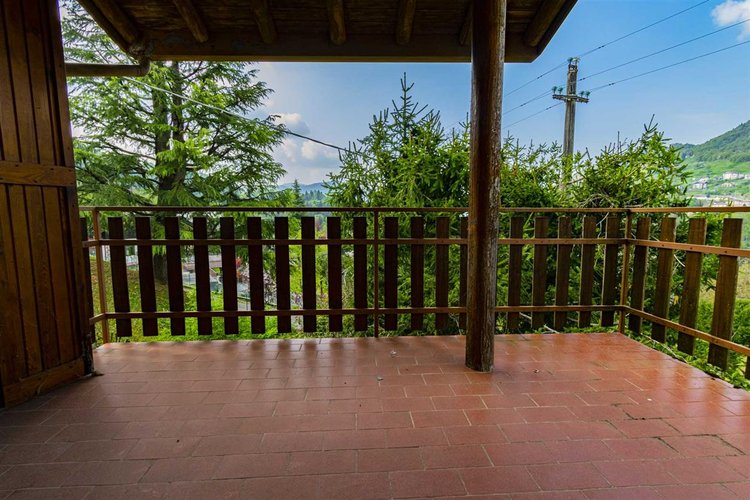 Serina Bagnella, in ottimo stato, bilocale balconato con box Serina