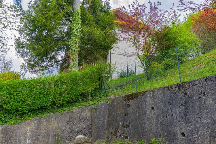 Serina Bagnella, in ottimo stato, bilocale balconato con box Serina