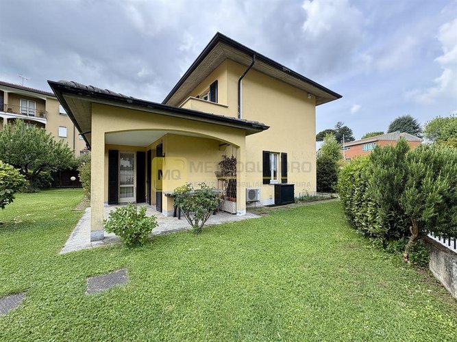 Villa indipendente con giardino privato e box di 100 mq a Galbiate Galbiate