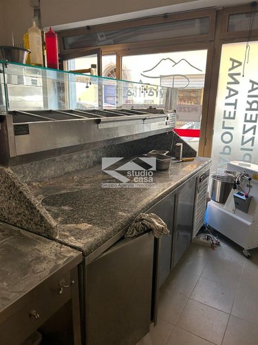 Attività di pizzeria d’asporto situata in posizione strategica a Bergamo Bergamo