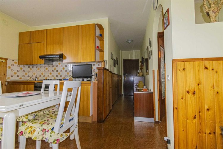 Serina, grazioso bilocale con cantina e posto auto Serina