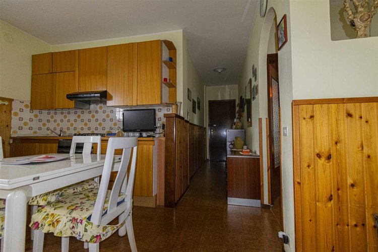 Serina, grazioso bilocale con cantina e posto auto Serina