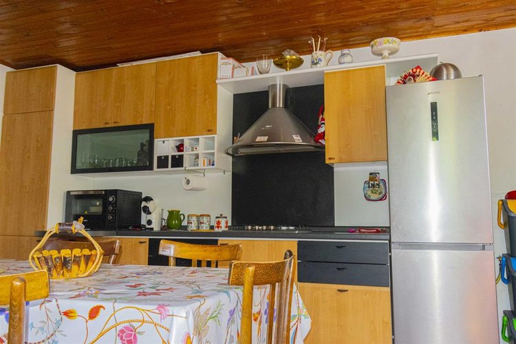 Serina, porzione di casa parzialmente ristrutturata Serina
