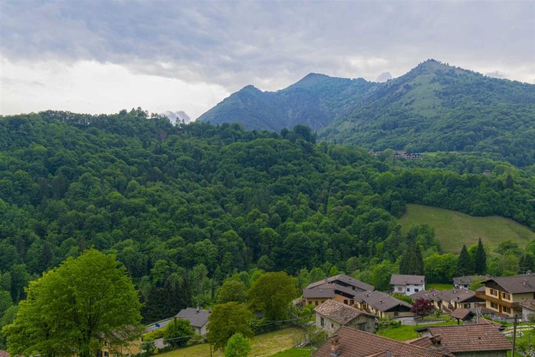 Serina, grazioso bilocale con cantina e posto auto Serina