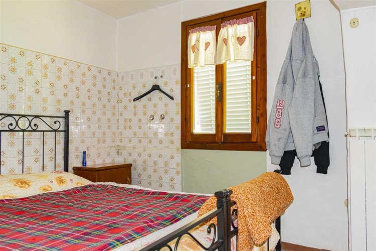Serina, porzione di casa parzialmente ristrutturata Serina