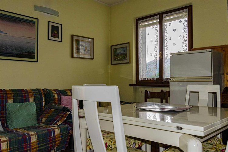 Serina, grazioso bilocale con cantina e posto auto Serina