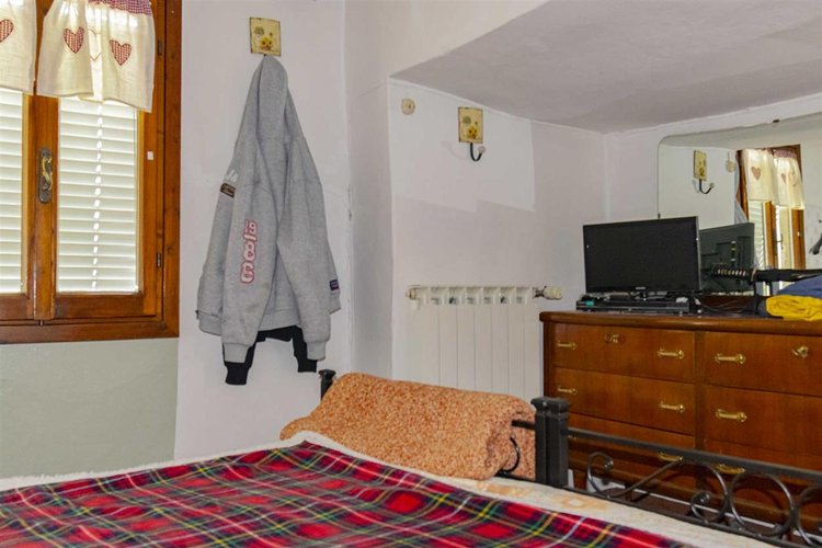 Serina, porzione di casa parzialmente ristrutturata Serina