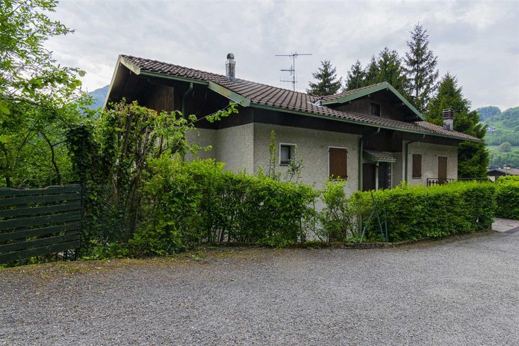 Serina, grazioso bilocale con cantina e posto auto Serina