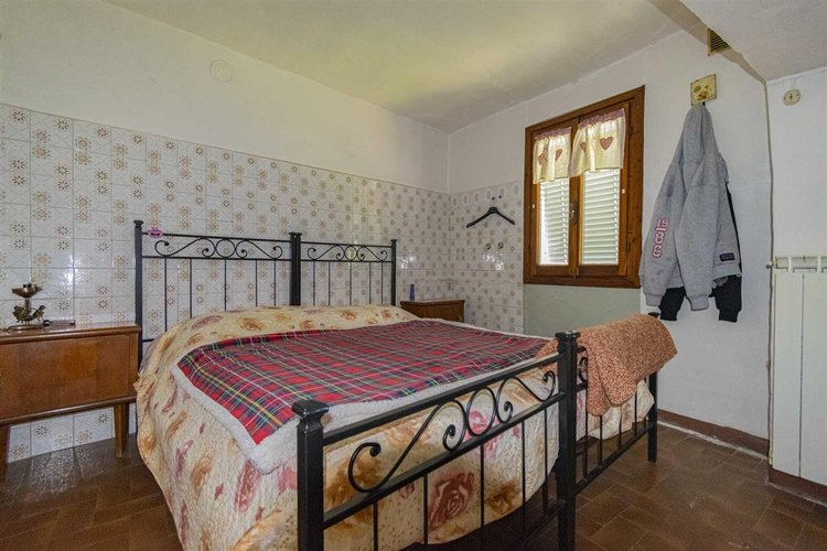 Serina, porzione di casa parzialmente ristrutturata Serina