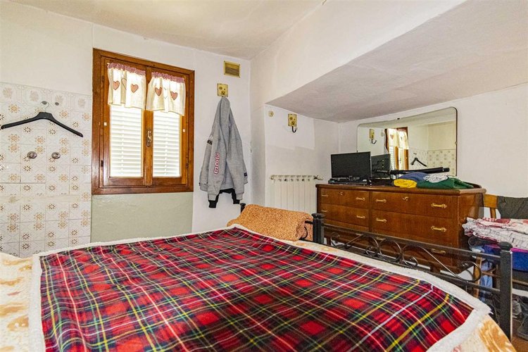 Serina, porzione di casa parzialmente ristrutturata Serina