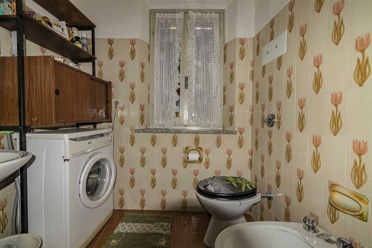 Serina, porzione di casa parzialmente ristrutturata Serina