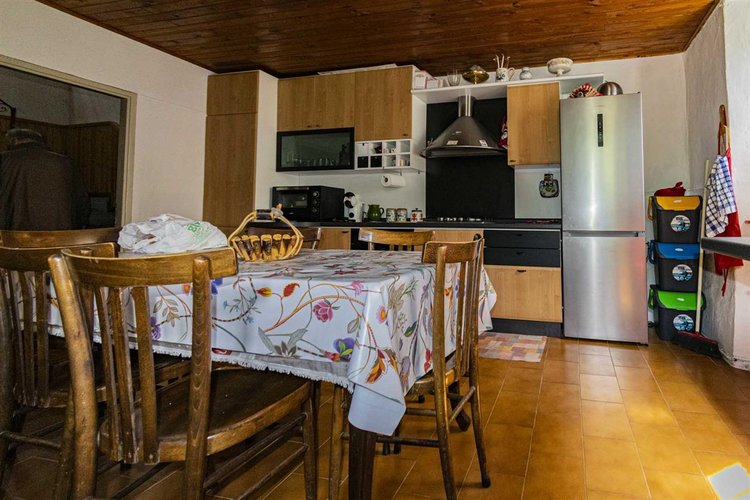 Serina, porzione di casa parzialmente ristrutturata Serina