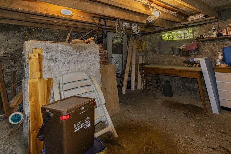 Serina, porzione di casa parzialmente ristrutturata Serina