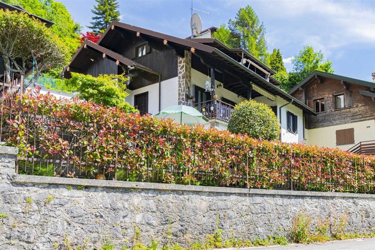 Serina Bagnella, introvabile villa singola con giardino privato, cantina e ampio box auto