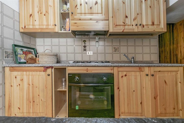 Carona, adorabile piede-a-terre con cantina Carona