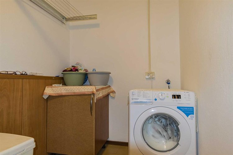 Serina Bagnella, introvabile villa singola con giardino privato, cantina e ampio box auto Serina