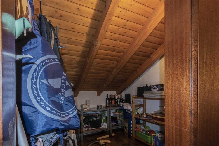 Serina Bagnella, introvabile villa singola con giardino privato, cantina e ampio box auto Serina