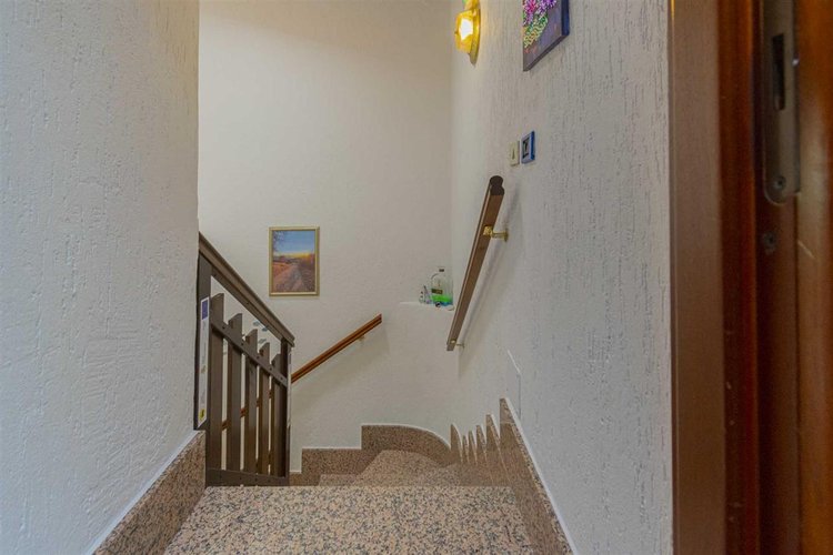 Serina Bagnella, introvabile villa singola con giardino privato, cantina e ampio box auto Serina