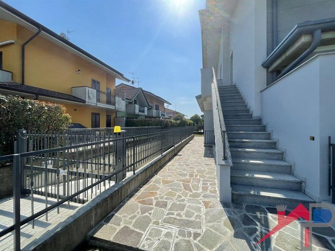 Quadrilocale al primo piano con Balconi e Giardino di Nuova Costruzione - Bonate Sopra Bonate Sopra
