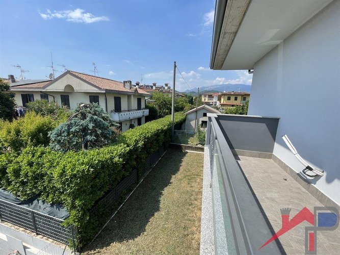 Stupendo Trilocale di nuova costruzione con Balconi e Giardino privato a Terno d' Isola Terno d'Isola