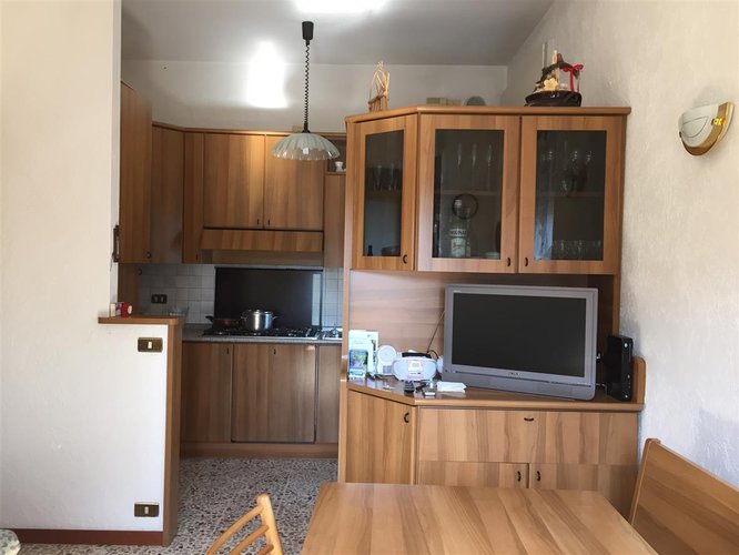 Serina, immersa nel verde, porzione di villetta con box auto Serina
