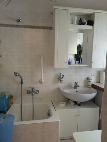 Serina, immersa nel verde, porzione di villetta con box auto Serina