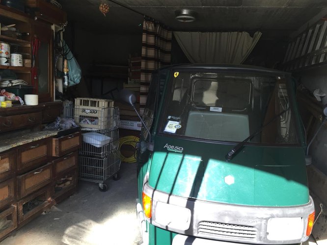 Serina, immersa nel verde, porzione di villetta con box auto Serina
