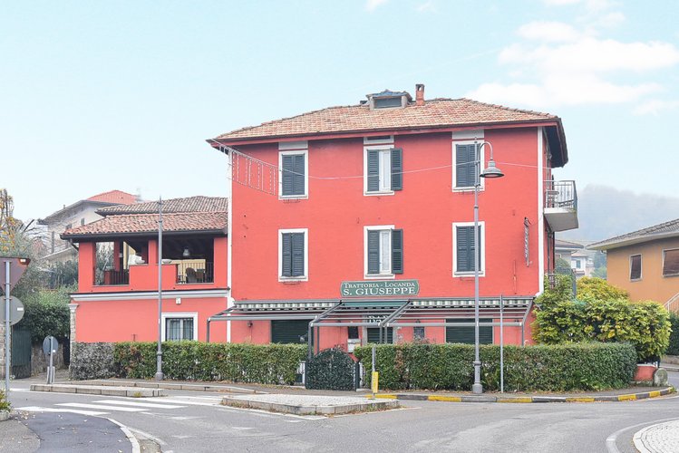 (31.24) Palazzina - Erba, Via Como