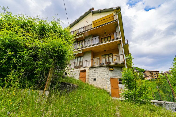 Oltre il Colle Zorzone, porzione di casa con terreno e box auto Oltre il Colle
