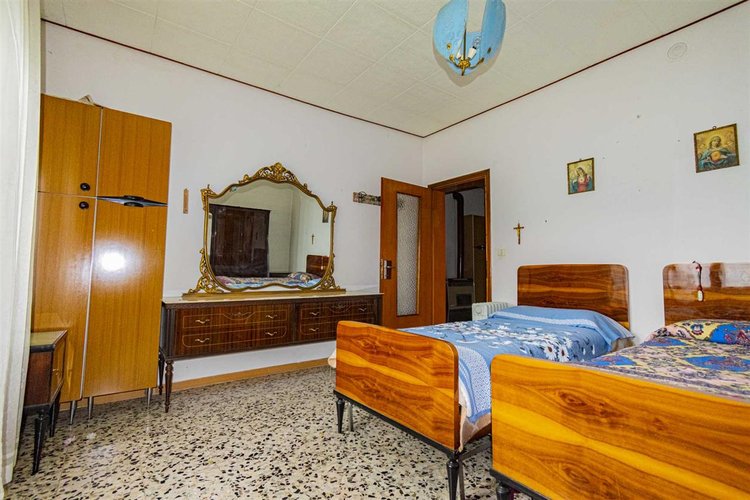 Oltre il Colle Zorzone, porzione di casa con terreno e box auto Oltre il Colle