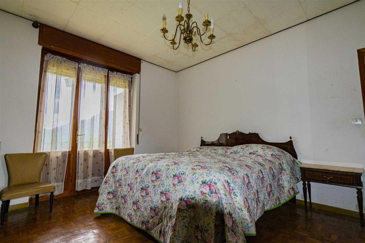 Oltre il Colle Zorzone, porzione di casa con terreno e box auto Oltre il Colle