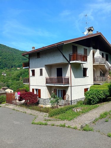 Serina, grazioso trilocale con box auto