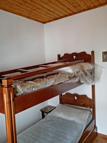 Serina, centralissimo trilocale arredato e balconato Serina