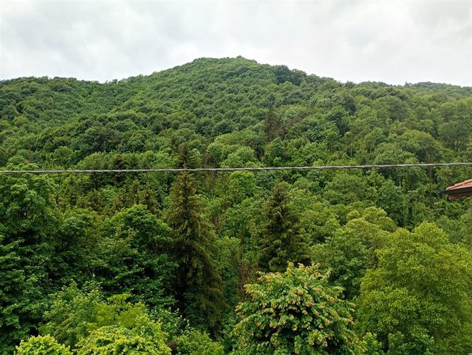 Serina, centralissimo trilocale arredato e balconato Serina