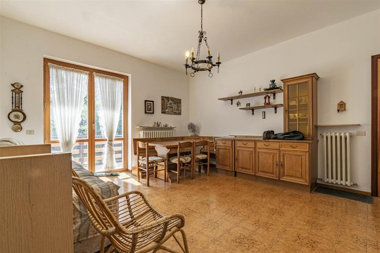 Fuipiano Imagna, in ottimo complesso residenziale, trilocale arredato con cantina e box Fuipiano Valle Imagna