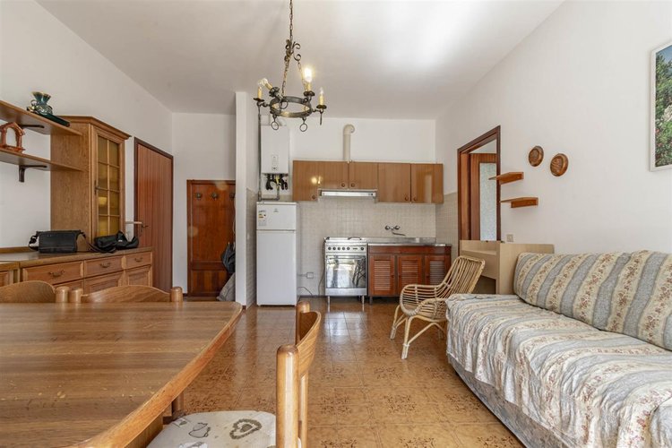 Fuipiano Imagna, in ottimo complesso residenziale, trilocale arredato con cantina e box Fuipiano Valle Imagna