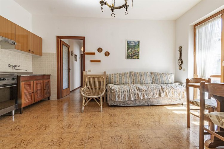 Fuipiano Imagna, in ottimo complesso residenziale, trilocale arredato con cantina e box Fuipiano Valle Imagna