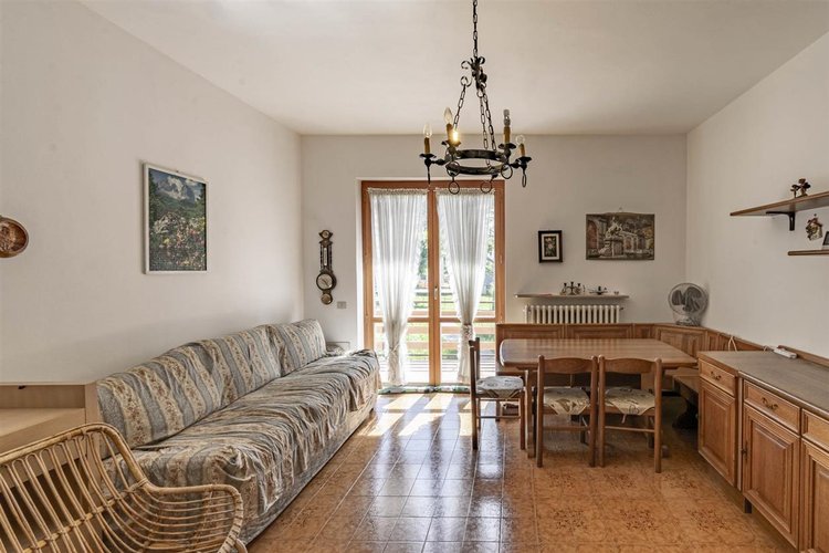 Fuipiano Imagna, in ottimo complesso residenziale, trilocale arredato con cantina e box Fuipiano Valle Imagna