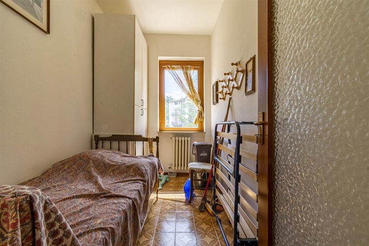 Fuipiano Imagna, in ottimo complesso residenziale, trilocale arredato con cantina e box Fuipiano Valle Imagna