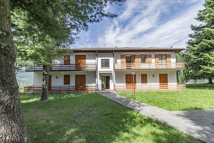 Fuipiano Imagna, in ottimo complesso residenziale, trilocale arredato con cantina e box Fuipiano Valle Imagna