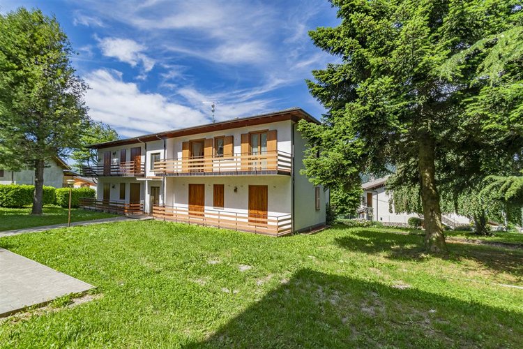 Fuipiano Imagna, in ottimo complesso residenziale, trilocale arredato con cantina e box Fuipiano Valle Imagna