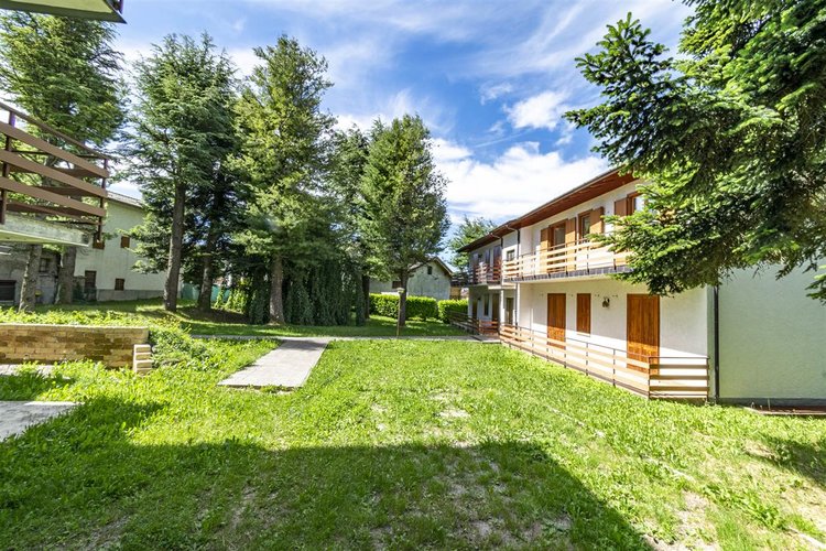 Fuipiano Imagna, in ottimo complesso residenziale, trilocale arredato con cantina e box Fuipiano Valle Imagna