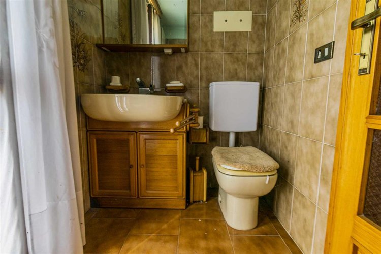 Corna Imagna in posizione fantastica indipendente porzione di casa su tre piani Corna Imagna