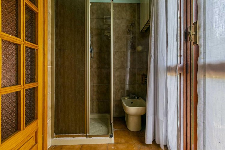 Corna Imagna in posizione fantastica indipendente porzione di casa su tre piani Corna Imagna