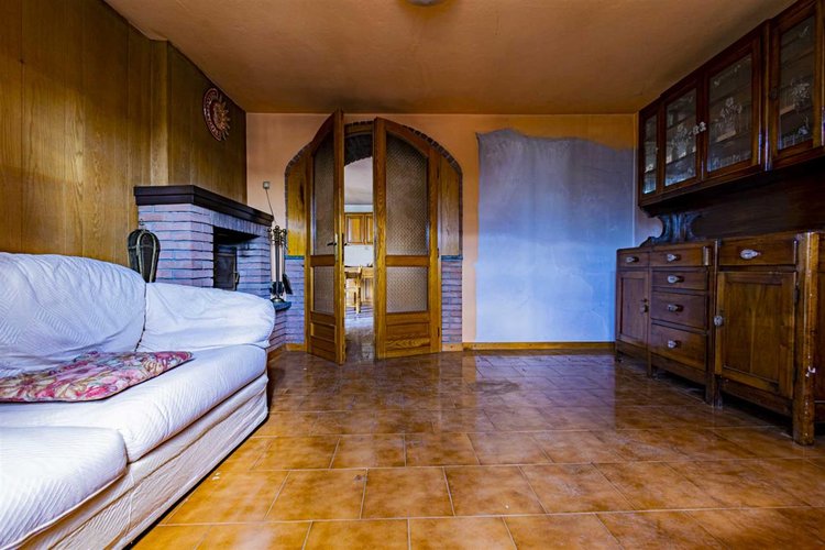 Corna Imagna in posizione fantastica indipendente porzione di casa su tre piani Corna Imagna
