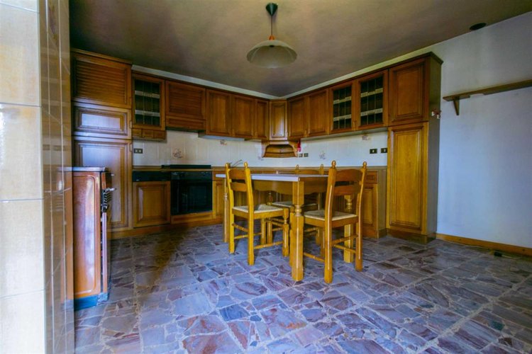 Corna Imagna in posizione fantastica indipendente porzione di casa su tre piani Corna Imagna