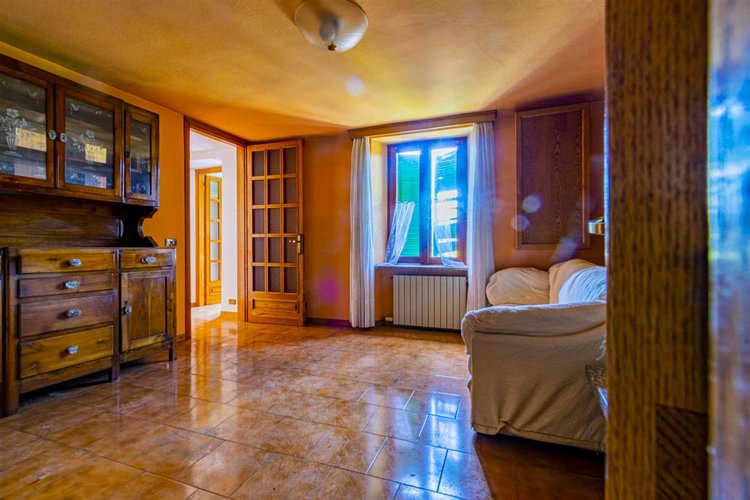 Corna Imagna in posizione fantastica indipendente porzione di casa su tre piani Corna Imagna