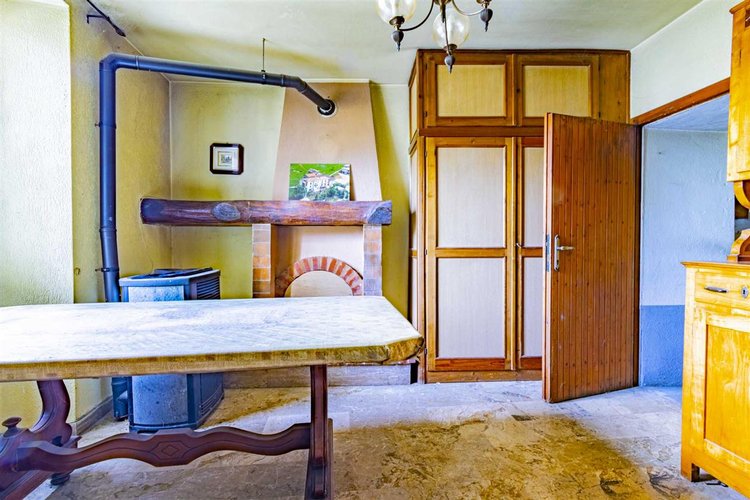 Corna Imagna in posizione fantastica indipendente porzione di casa su tre piani Corna Imagna